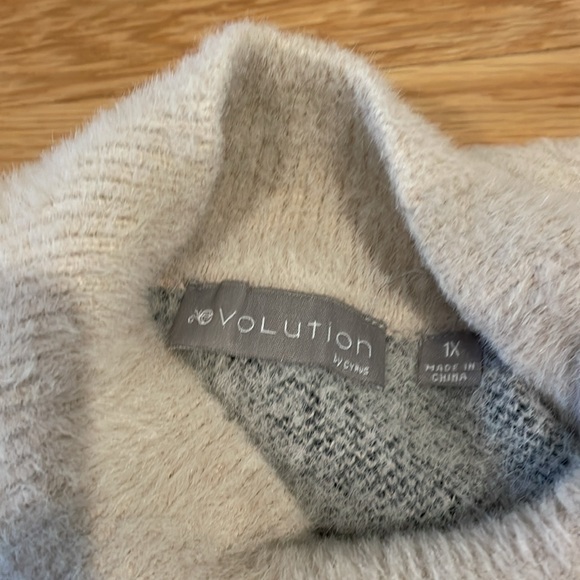 EVOLUTION BY CYRUS Fuzzy Pullover Sweater 1x - Picture 2 of 5